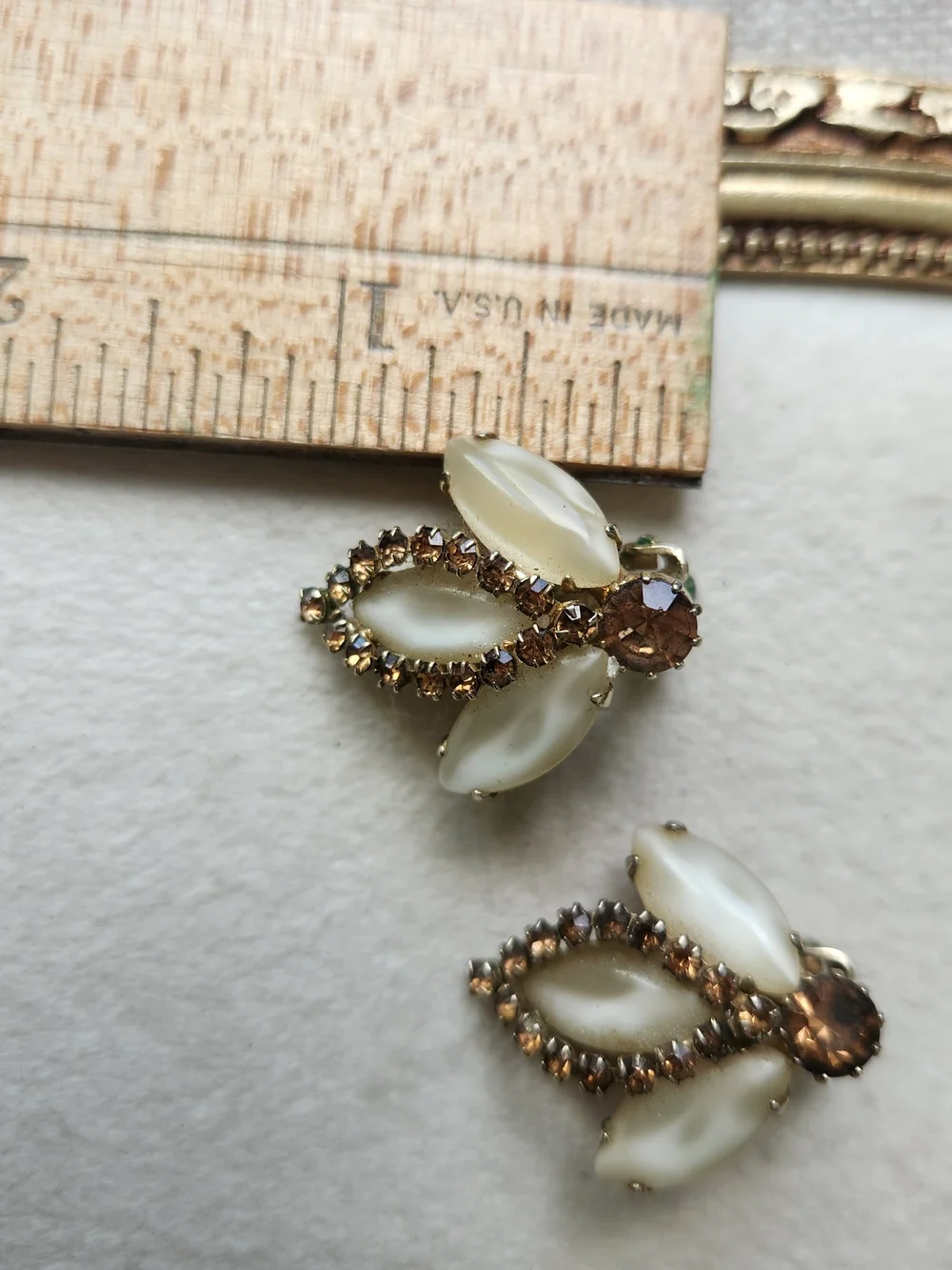 VTG Weiss Signed Satin Glass Rhinestone Clip On Earrings Topaz Amber 1950s